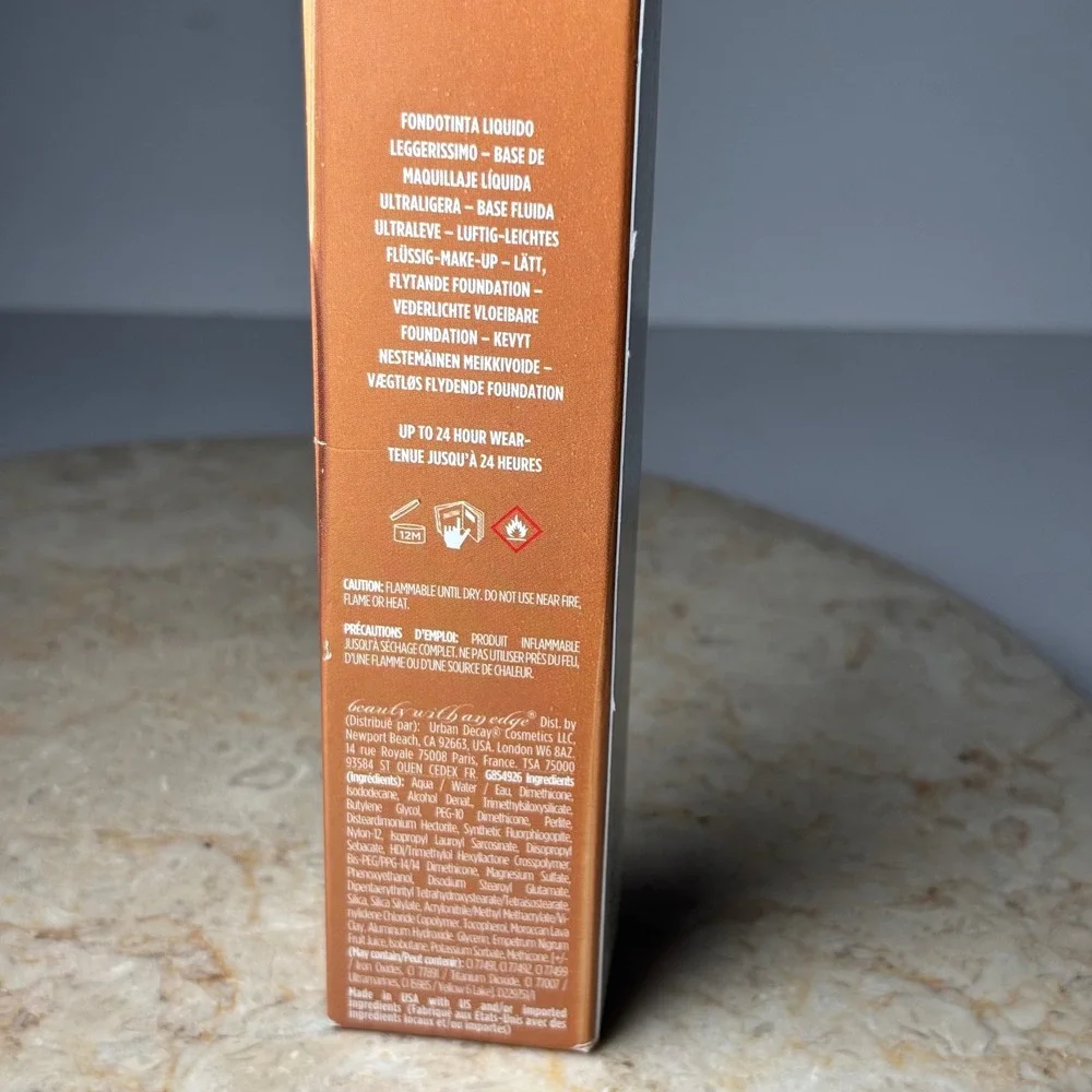 Urban Decay Stay Naked Foundation 60WR Medium Dark Weightless Liquid Matte 1oz